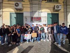 Contro il silenzio, la forza delle parole: il Liceo Fermi realizza il “Muro delle idee”